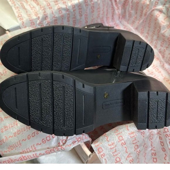 New Easy Spirit
Women's Eflex Cantrell Block Heel Dress Booties size 10 - Picture 5 of 6